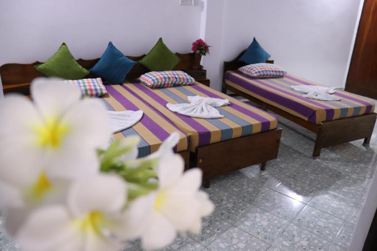 Crescent Resort Galle Bagian luar foto