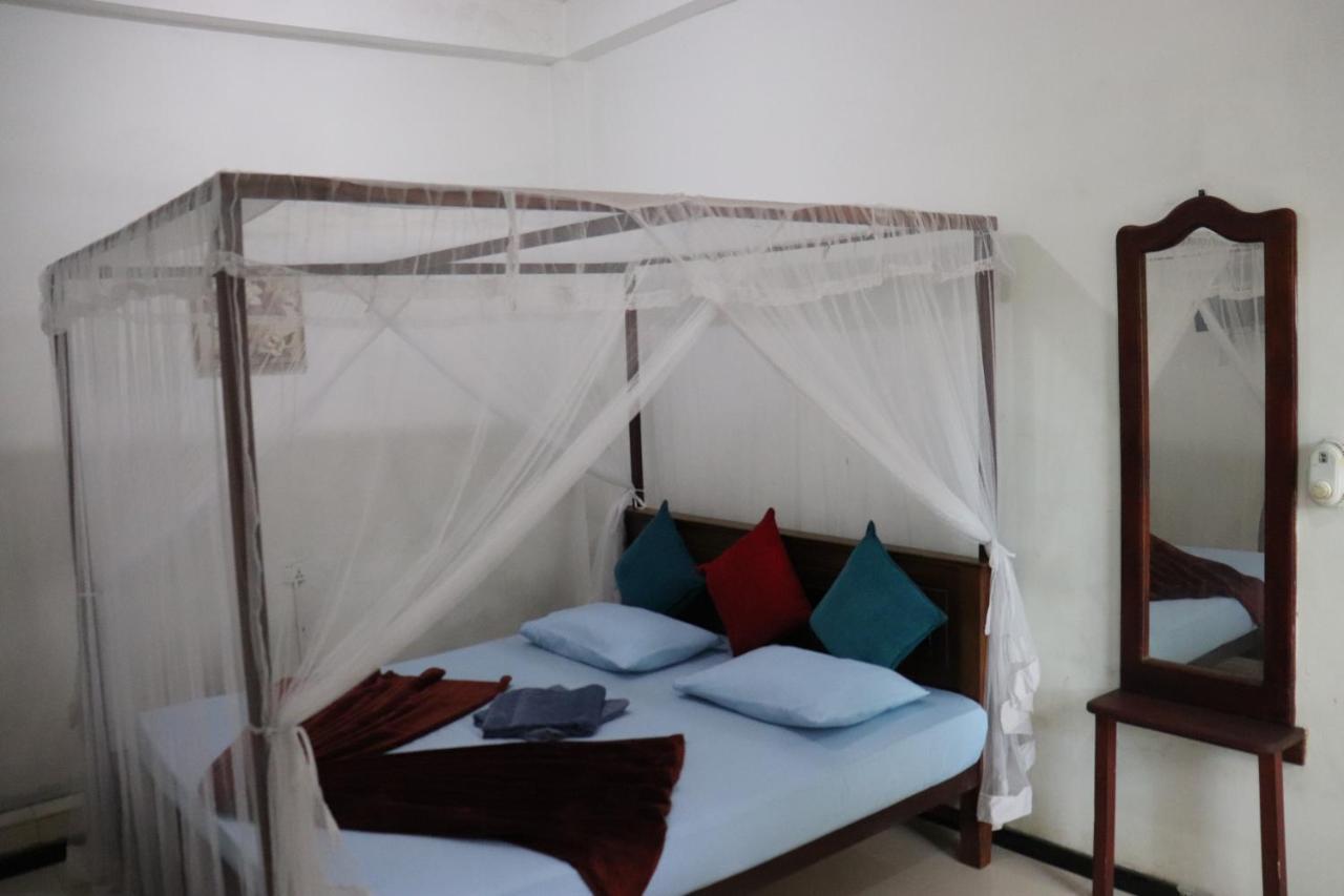 Crescent Resort Galle Bagian luar foto