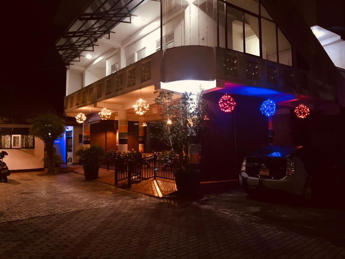 Crescent Resort Galle Bagian luar foto