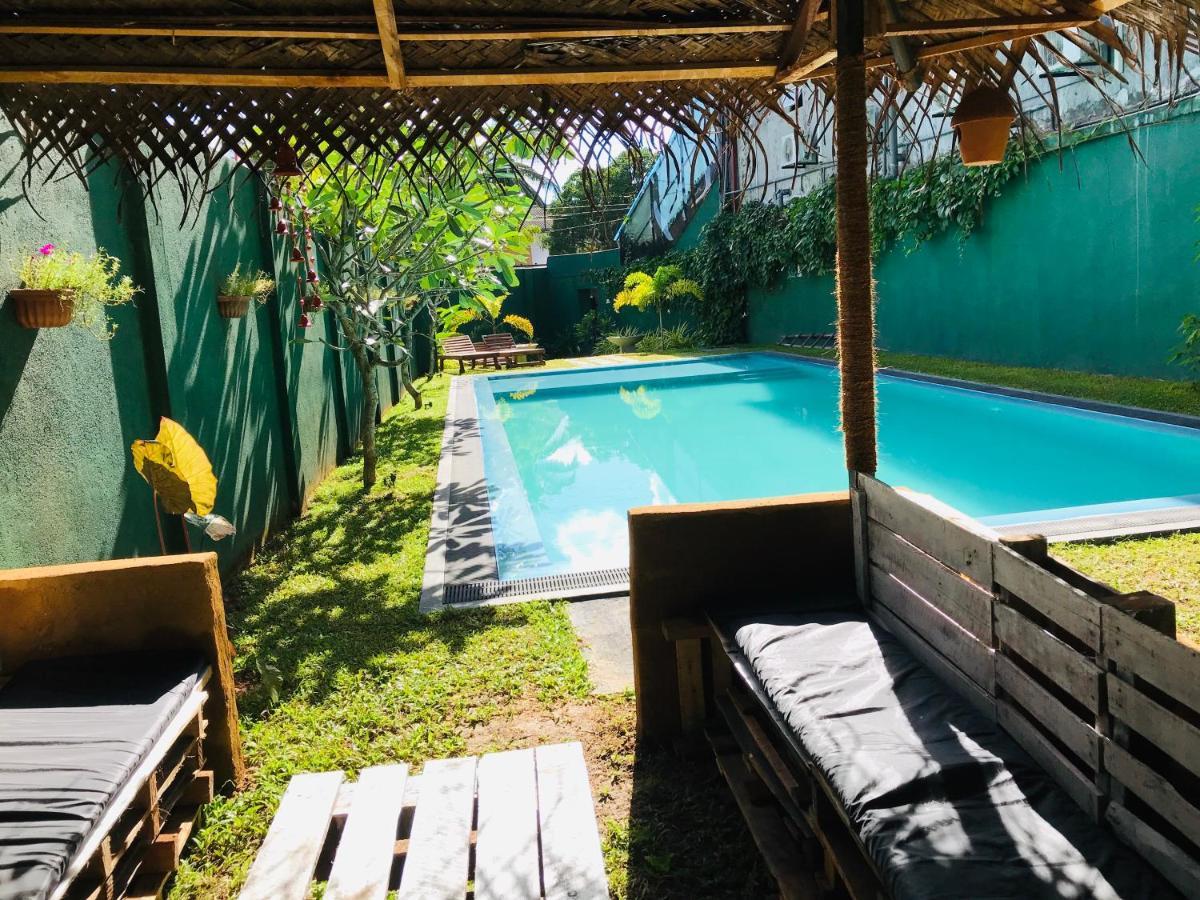 Crescent Resort Galle Bagian luar foto