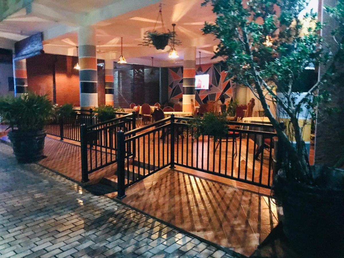 Crescent Resort Galle Bagian luar foto