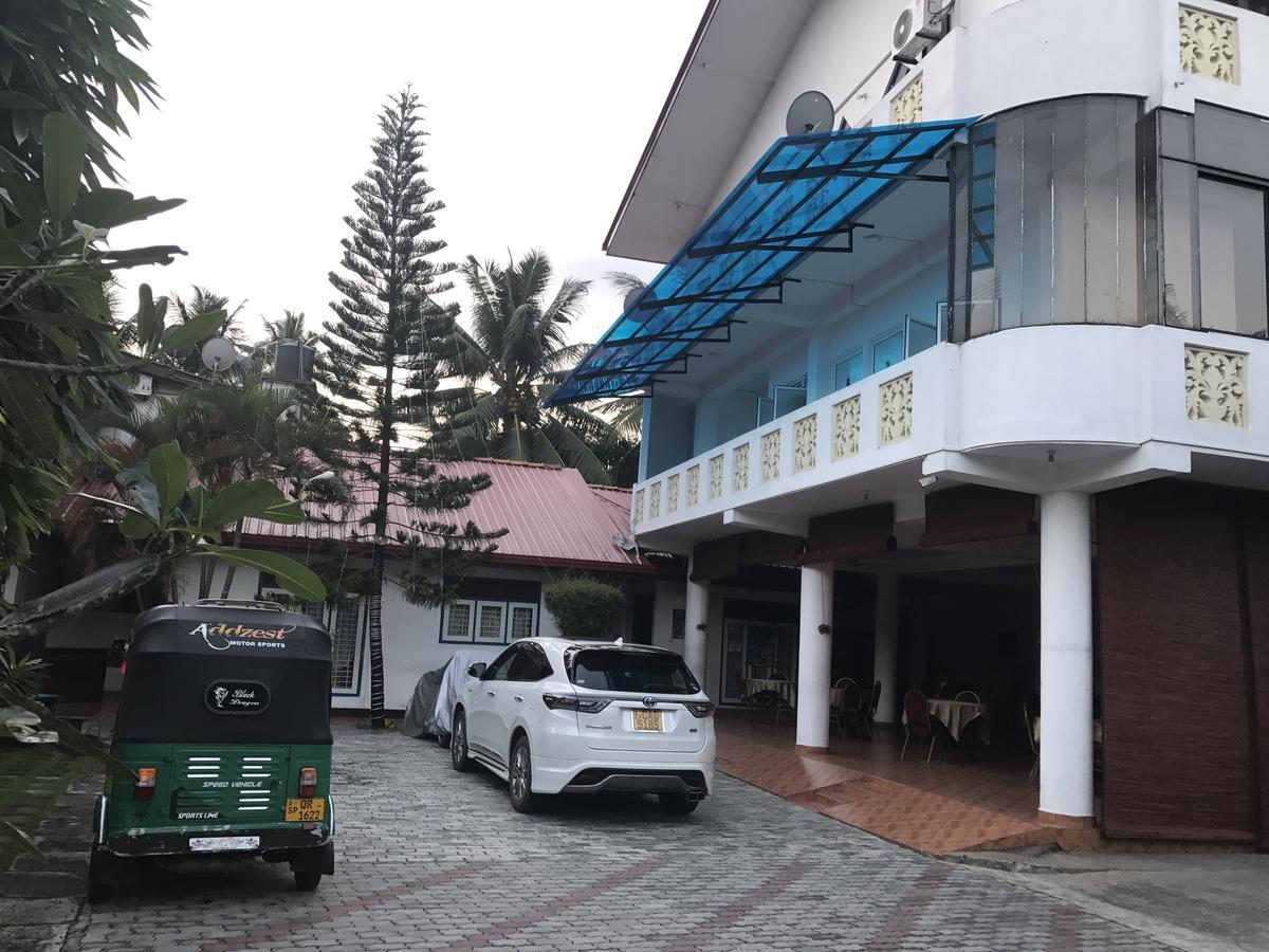 Crescent Resort Galle Bagian luar foto