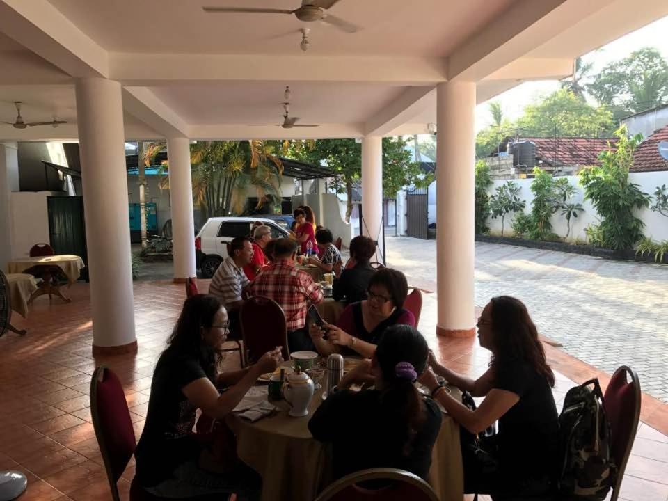 Crescent Resort Galle Bagian luar foto
