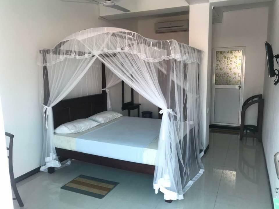 Crescent Resort Galle Bagian luar foto
